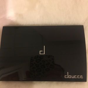 Doucee nude eyeshadow palette
